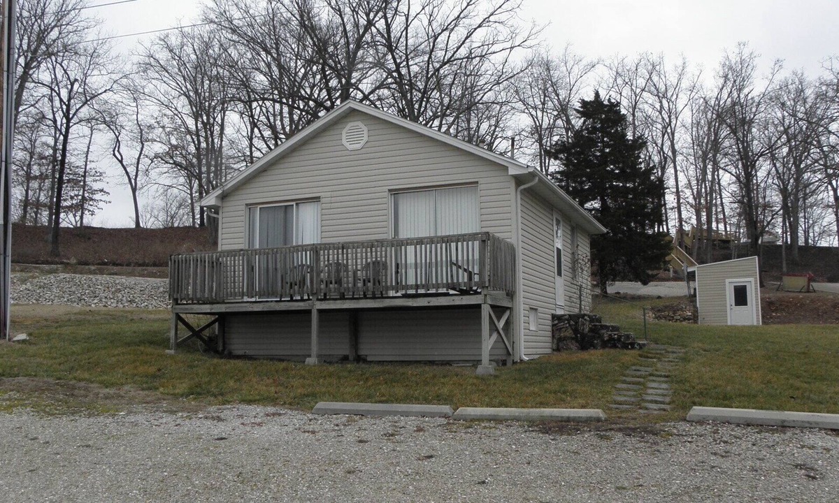 Sunrise Beach House | Lakeview Bungalow Retreat on Captain Ron's #8