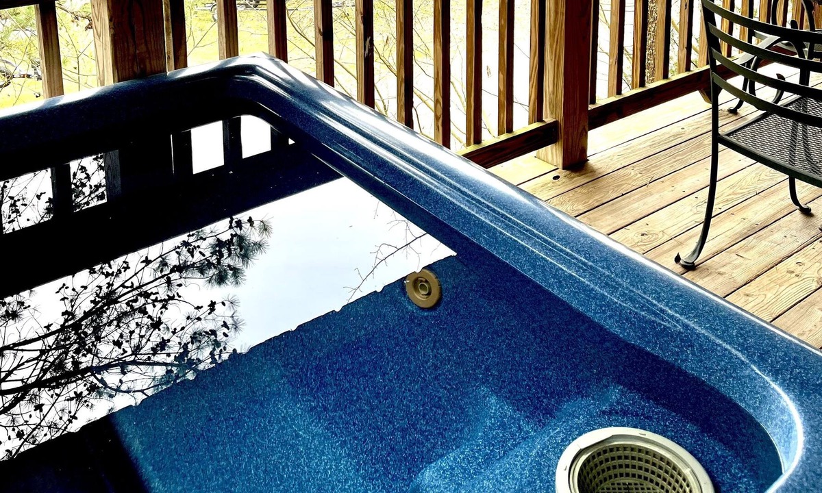 Kirby Cottage | Lakeview cottage on Lake Greeson with private hot tub!!