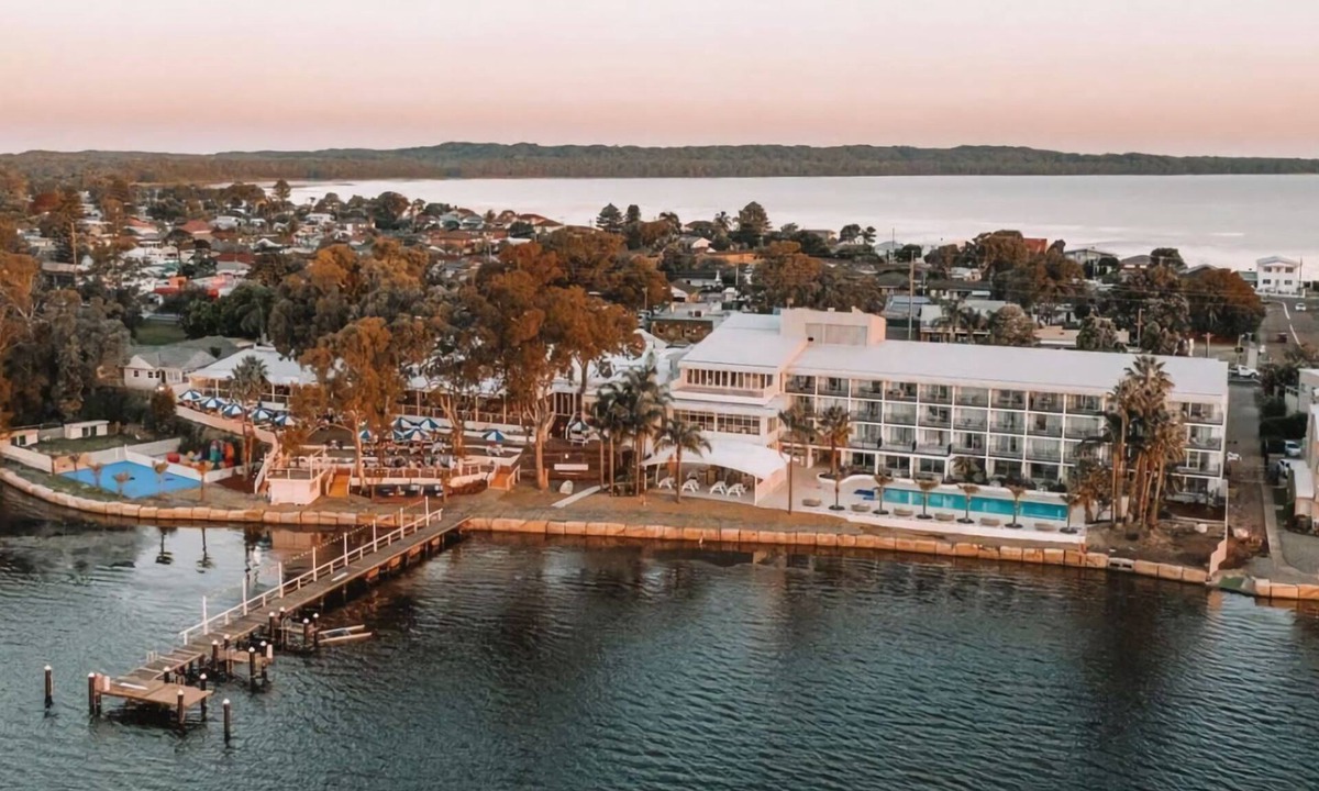 Toukley House | Lakeview Cottage Toukley