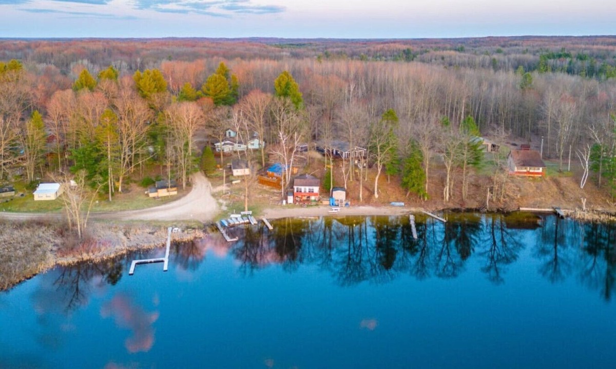 Lake House | Lakeview Cottage - Walk to Beach, Fire Pit