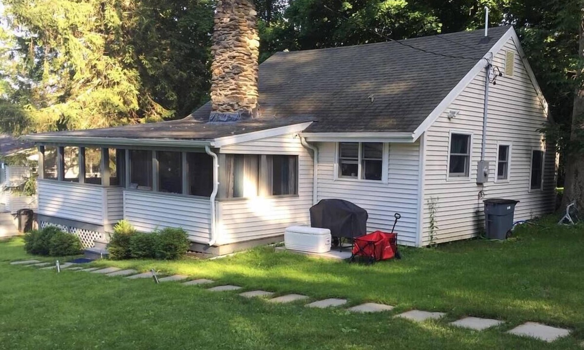 Lakeside Resort | Lakeview Cottage with Dock, Kayaks