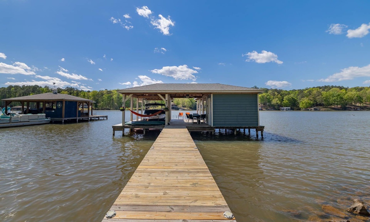 Littleton House | Lakeview, Dock, Rooftop, Firepit, Kayak, Games