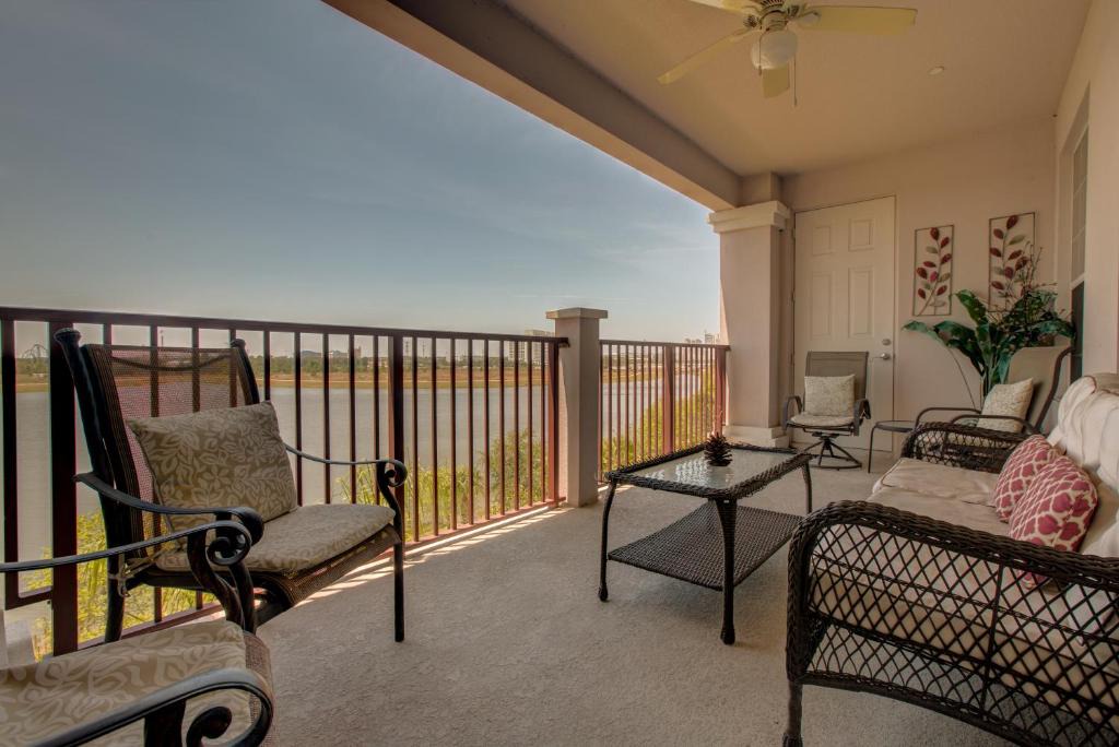 Florida Central Atlantic Coast House | Lakeview Executive Penthouse