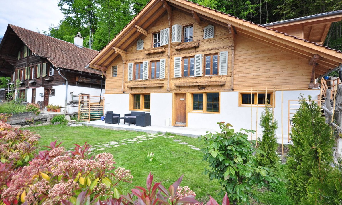 Ringgenberg Apartment | Lakeview Family Apartment. Sleeps 10, Ringgenberg-Lake Brienz, 4km to Interlaken