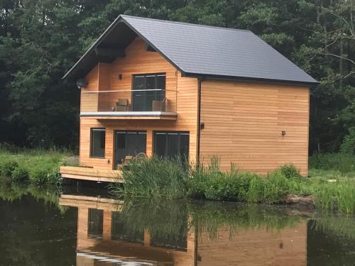 Worth Ski Chalet | Lakeview House