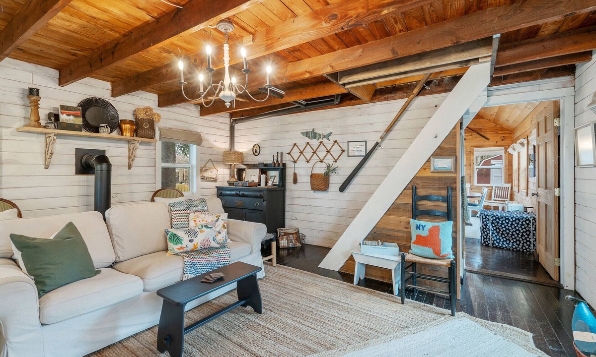 Sandy Creek House | Lakeview, Ice Fishing & Snowmobile Trails—Fire Pit. 1.5 bth. Great Kitchen, PETS