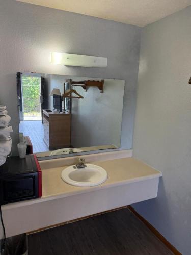 Branson West Hotel | Lakeview Inn