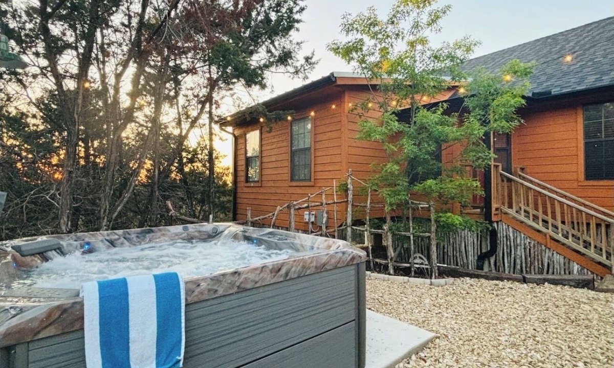 Lake Whitney Cabin | Lakeview Livin' Cozy Cabin - Hot Tub, Game Room, Fire Pit in charming Whitney