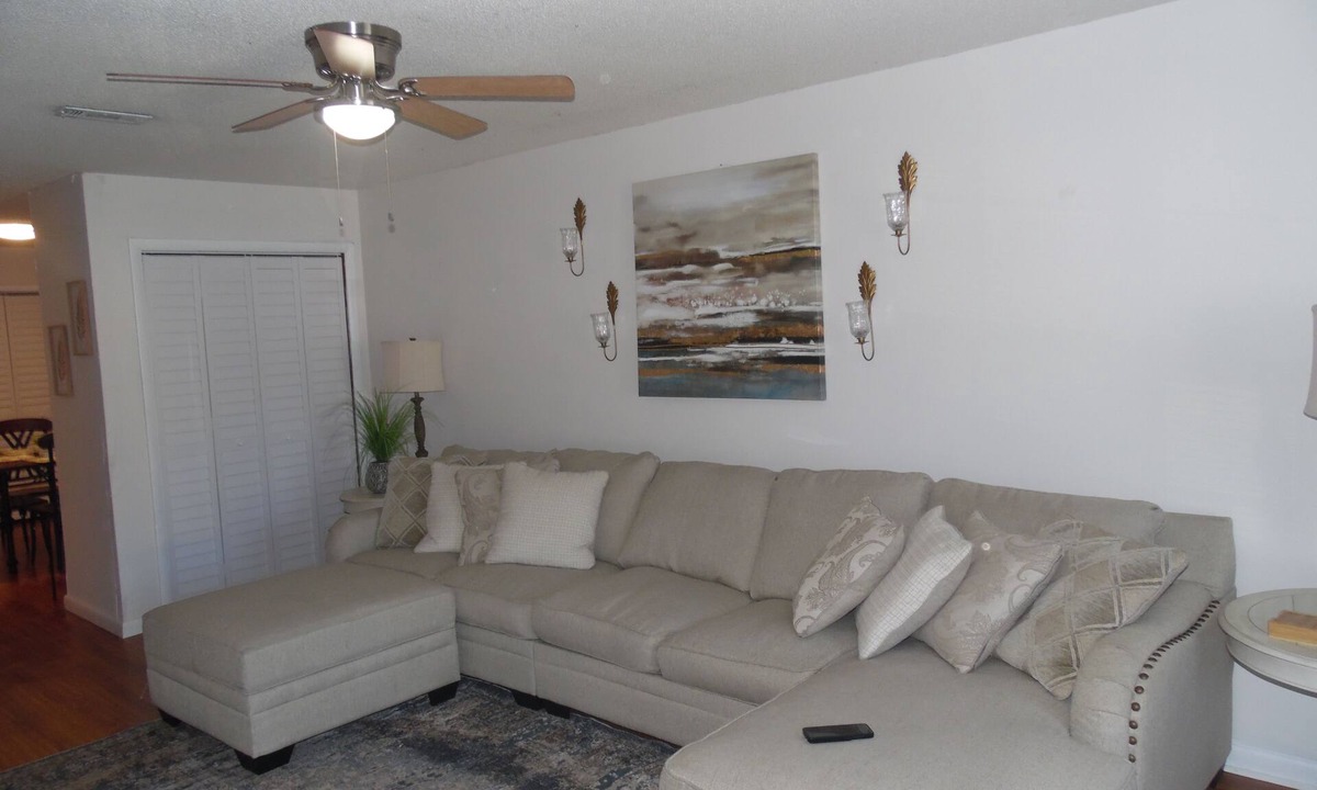 Daleville House | Lakeview Living