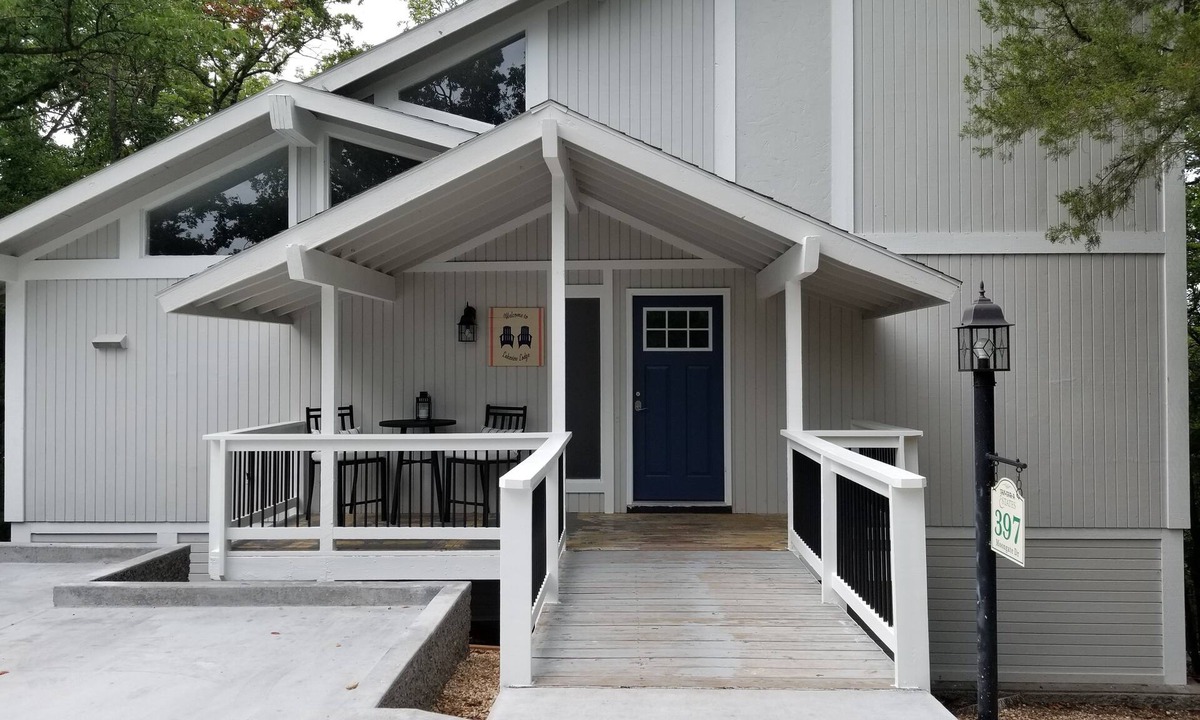 Lake of the Ozarks House | "Lakeview Lodge" at Tan Tar A with Hot Tub!