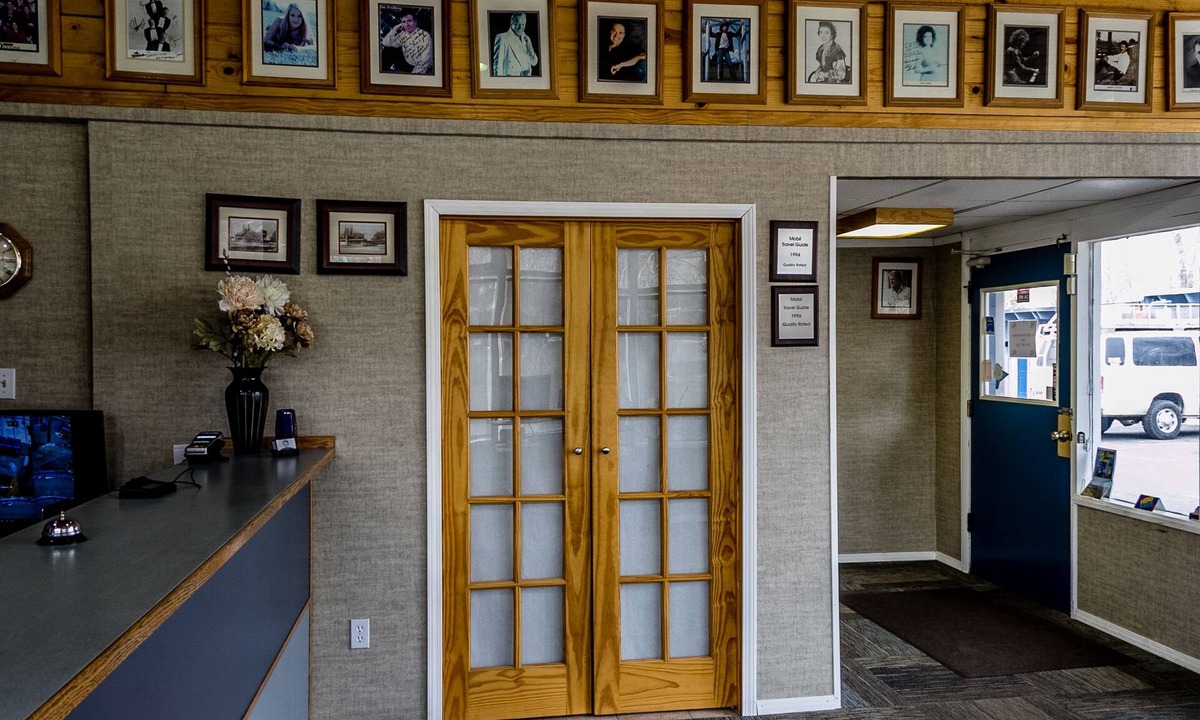 Lakeview Hotel | Lakeview Lodge Motel