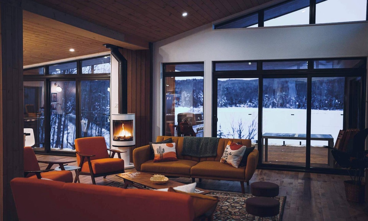 Les Pays-d'en-Haut Regional County Municipality Ski Chalet | Lakeview Luxury Cottage w/Private Spa