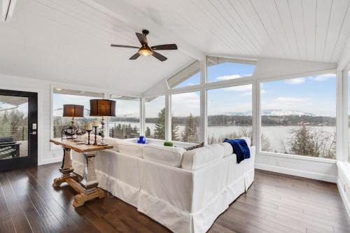 East Hope House | Lakeview Luxury