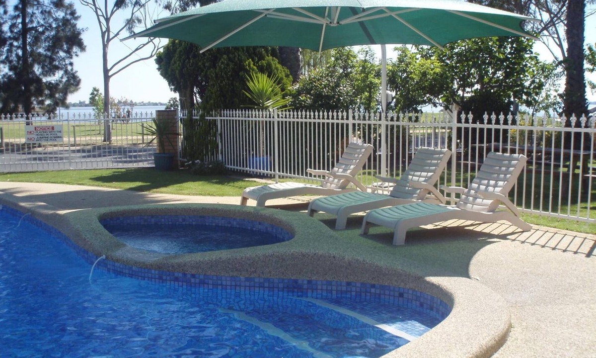 Yarrawonga Hotel | Lakeview Motel