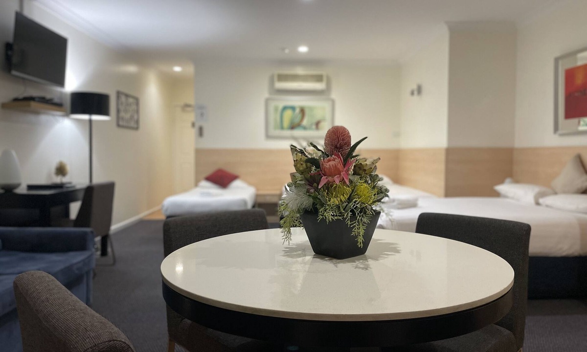 Belmont South Hotel | Lakeview Motor Inn