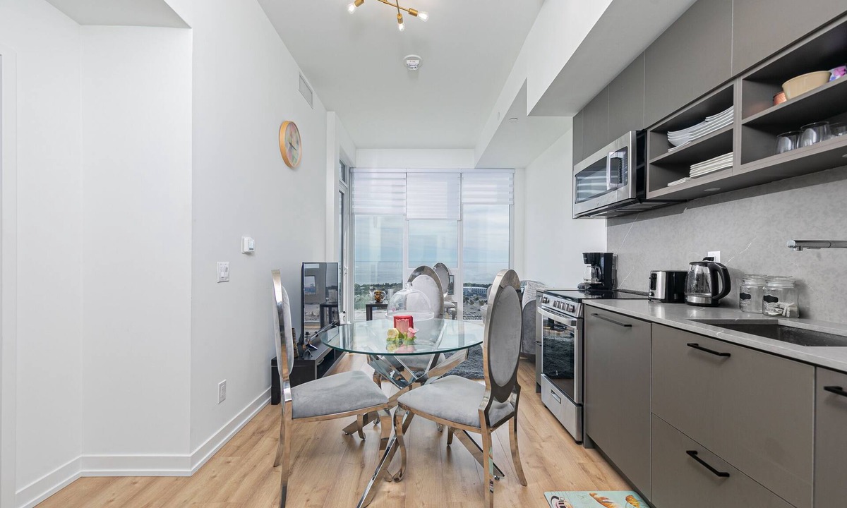 King West Village Apartment | Lakeview Penthouse