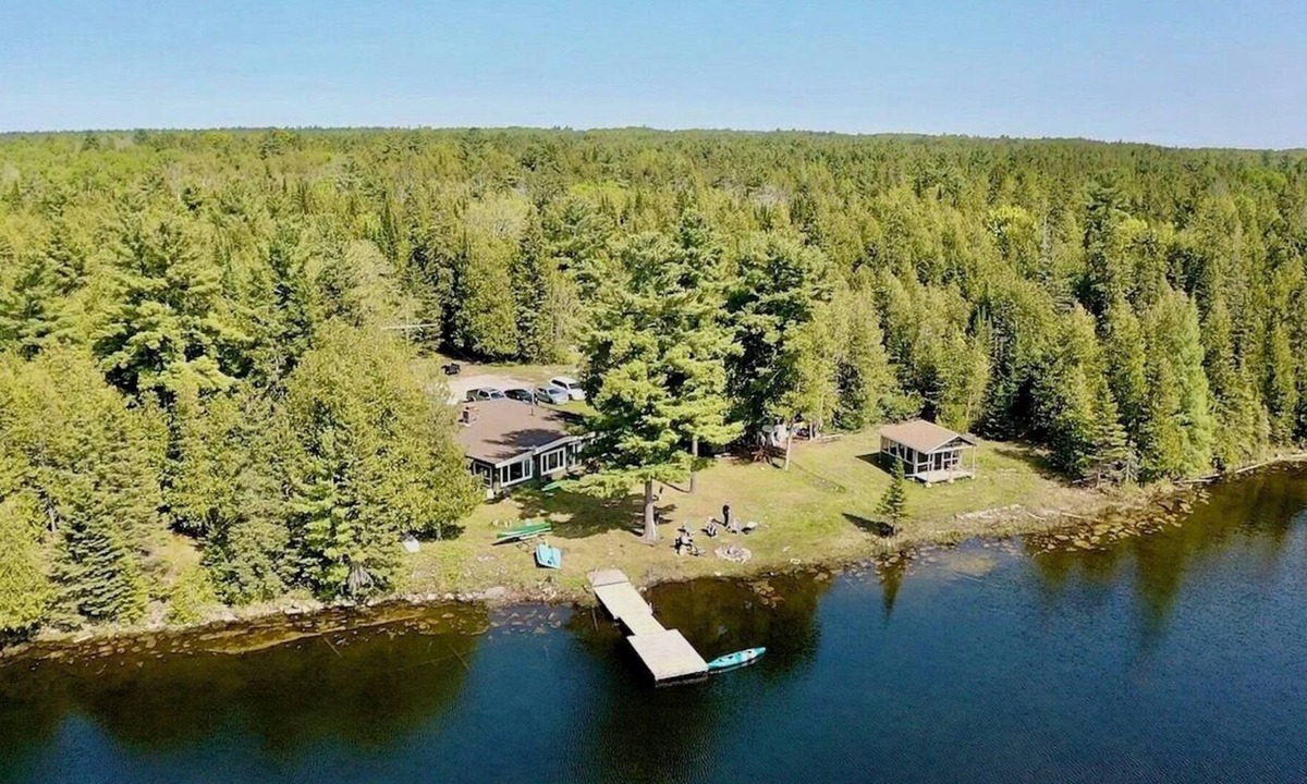 Coboconk Cottage | Lakeview Retreat by Four Mile Lake