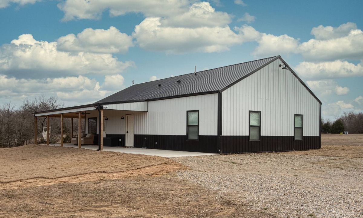 Durant House | Lakeview sunsets and 10 miles from Choctaw Casino!