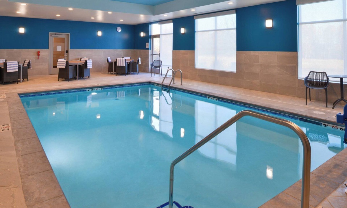 Lakeville Hotel | Lakeville Inn