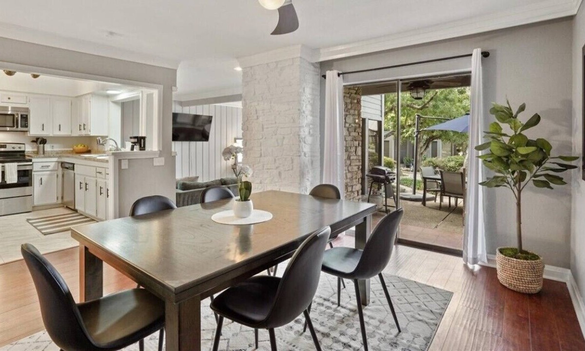 Rough Hollow Condo | LAKEWAY LIVING