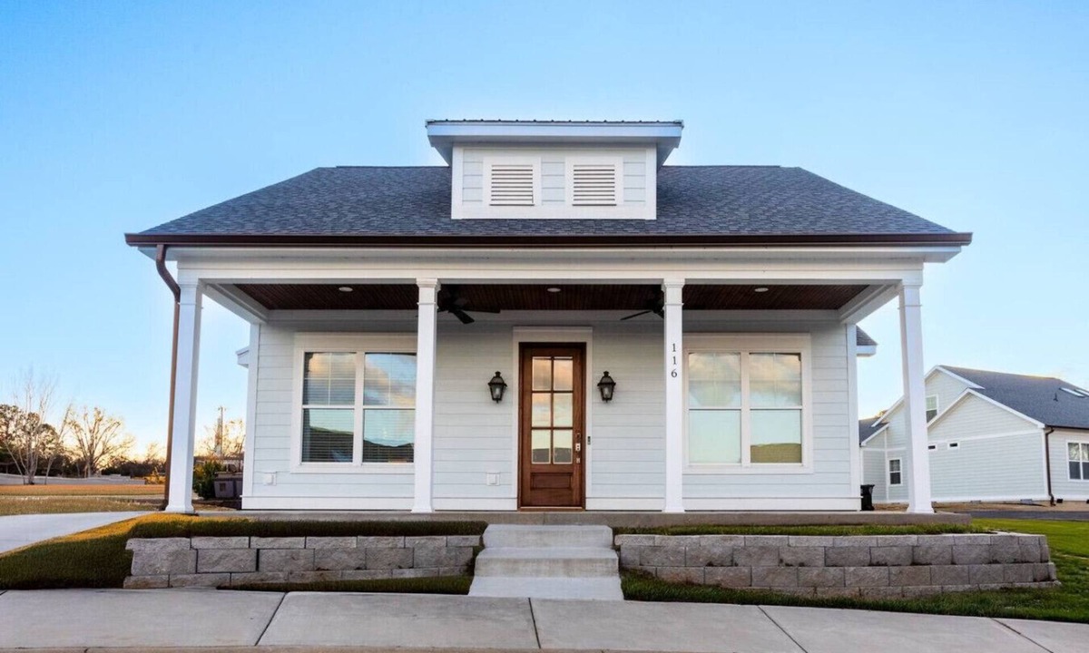 Greenwood House | Lakewood Cottage – 2 BR + Loft