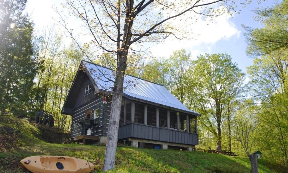 Rideau Lakes Ski Chalet | Lakewood | Private Log Cabin on Opinicon Lake