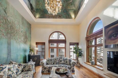 Wellington Apartment | Lambton Quay Loft - Sleeps 11