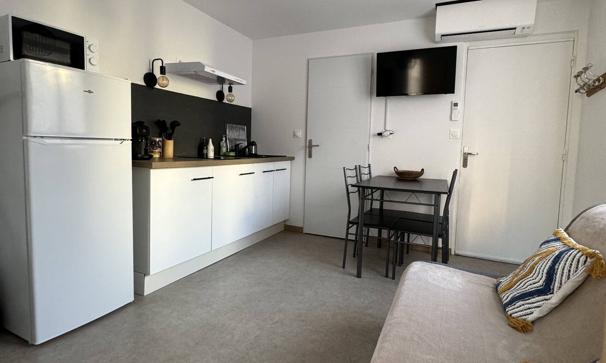 Convention Apartment | Lamourguier 1, Proche des Halles, Wifi, Bureau
