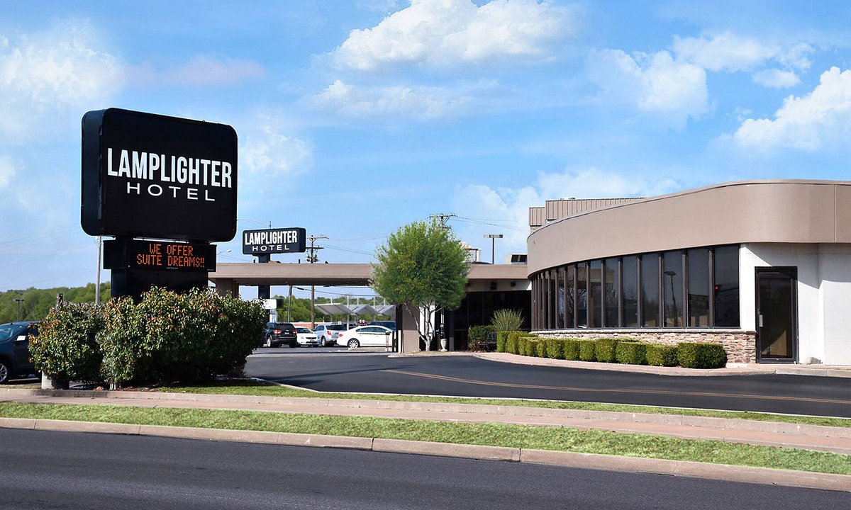 Springfield Hotel | Lamplighter Inn & Suites - South