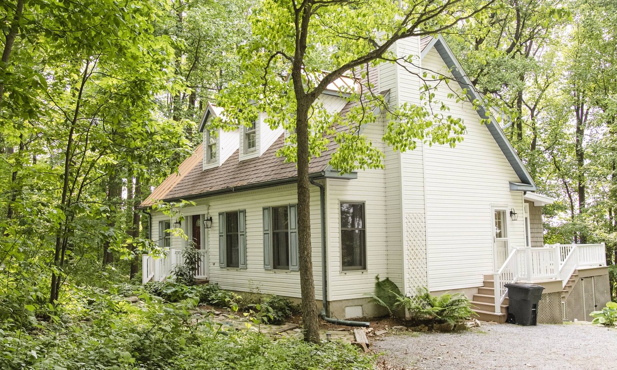 Strasburg Cottage | Lancaster County Cottage NO PETS!