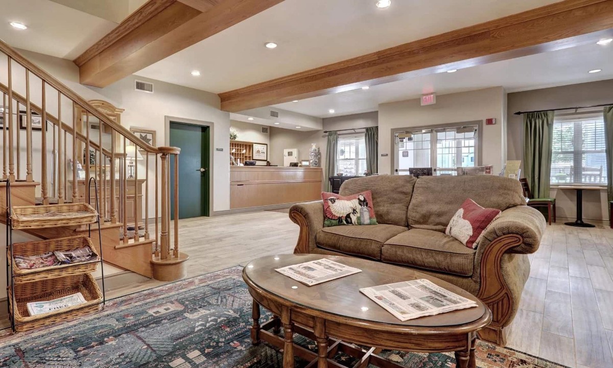 Manheim Hotel | Lancaster Inn and Suites