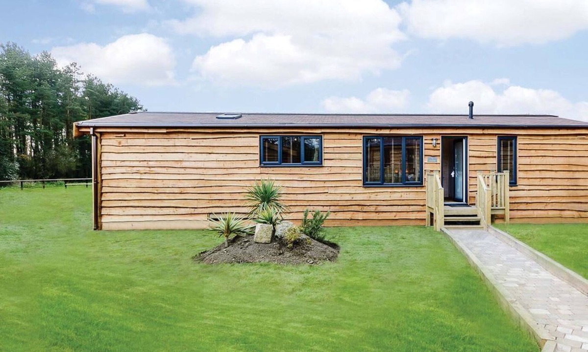 Winchester Cabin | Lancaster Lodge, Winchester