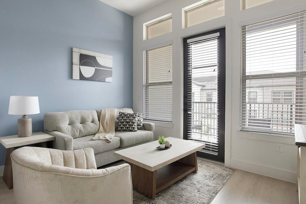 Melissa Apartment | Landing | Amazing 1BD, Clubhouse