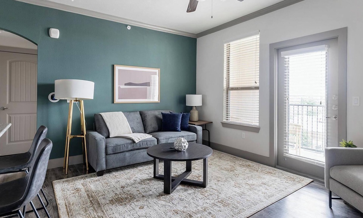 Manor Apartment | Landing | Amazing 1BD, Courtyard, Gym