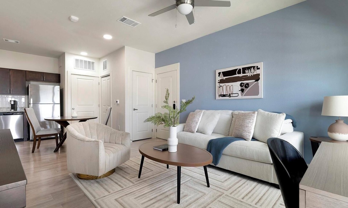 Lockhart Apartment | Landing | Amazing 1BD, Gym, Clubhouse