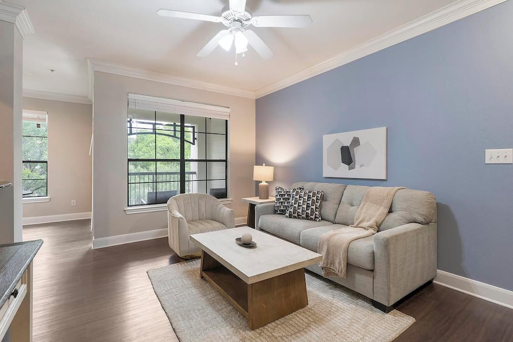West Oak Hill Apartment | Landing | Amazing 1BD, Gym