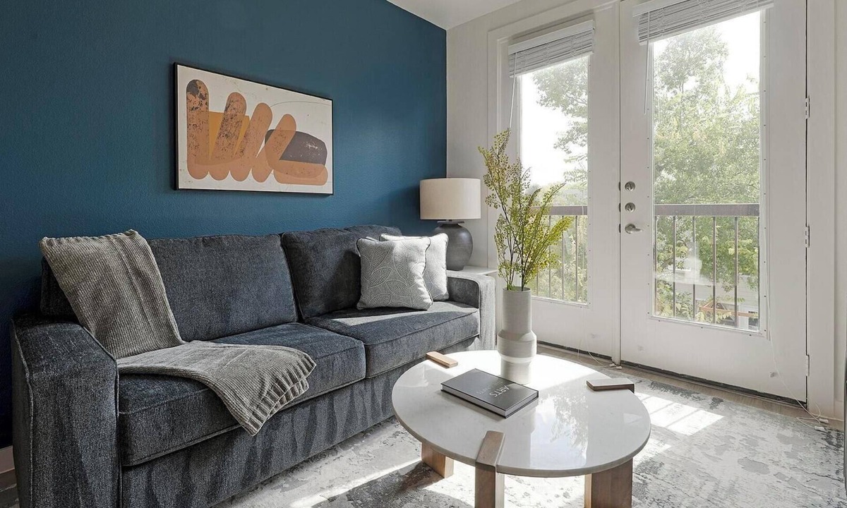Sweetbriar Apartment | Landing | Amazing 1BD, Pool, Gym