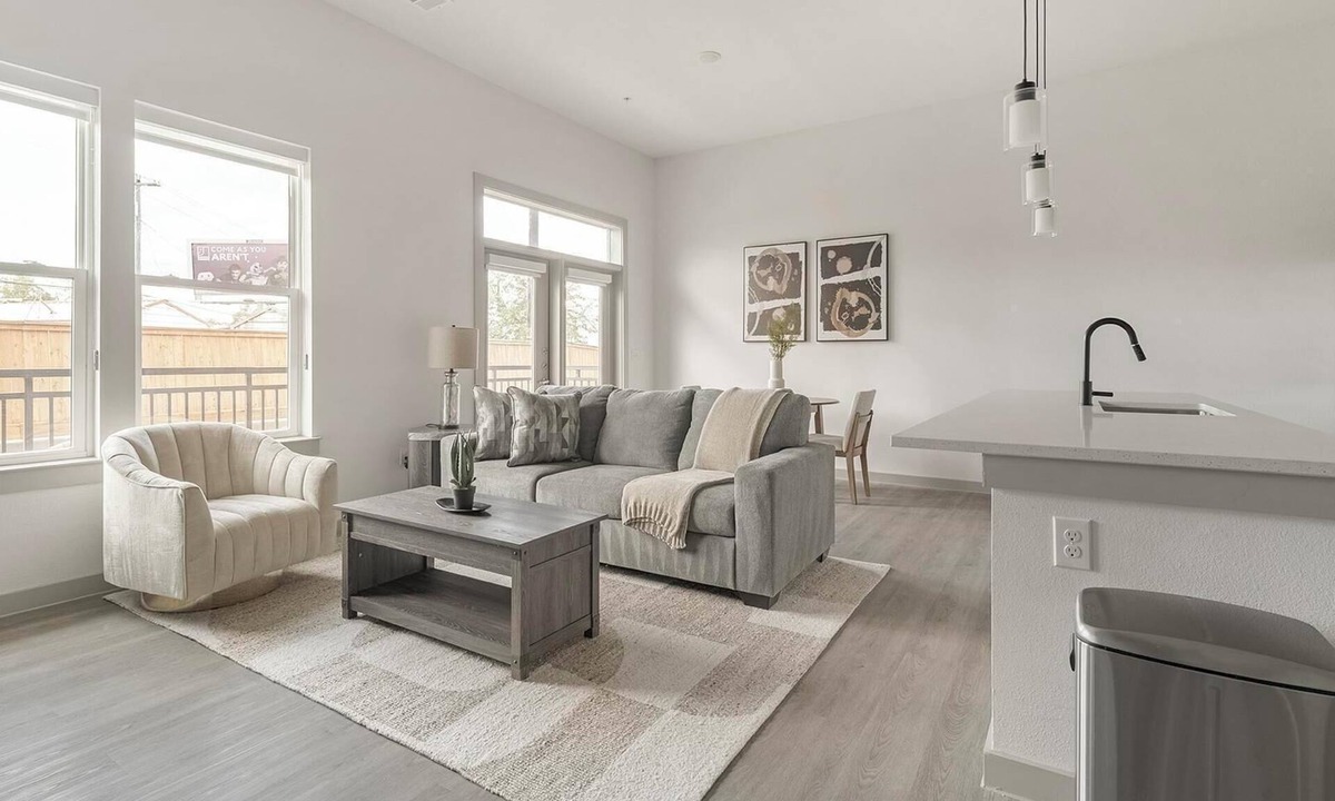MLK Apartment | Landing | Amazing 1BD, Rooftop Lounge, Pool