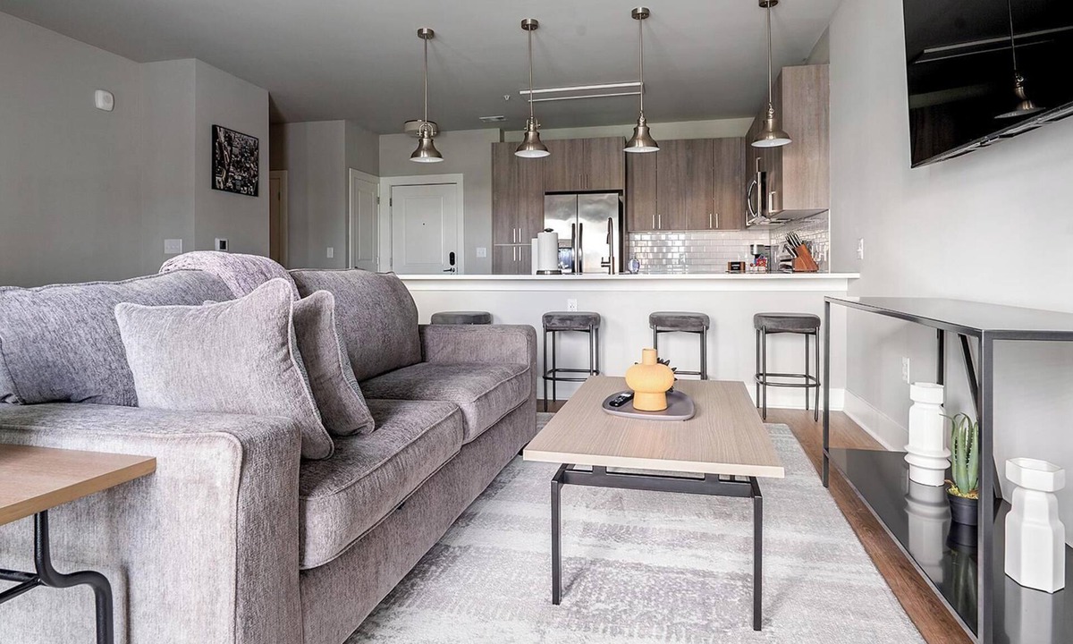 Fort Myers Apartment | Landing | Amazing 1BD, Gym, Pool