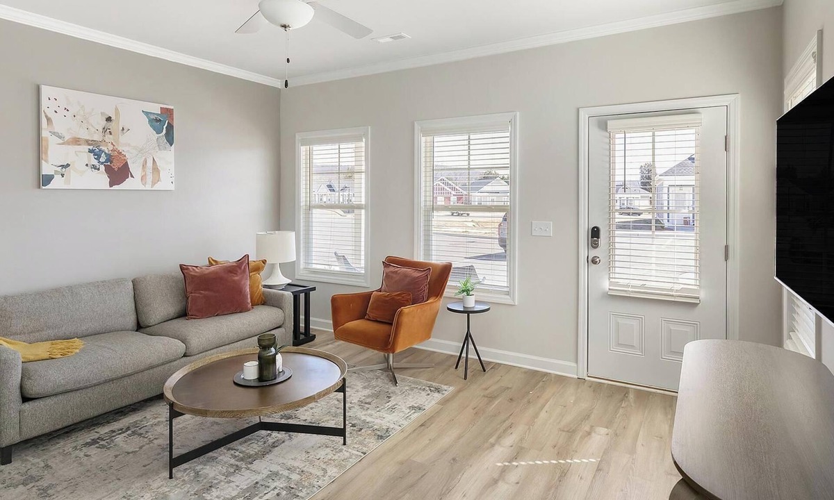 Huntsville Apartment | Landing | Amazing 1BD, Gym, Courtyard