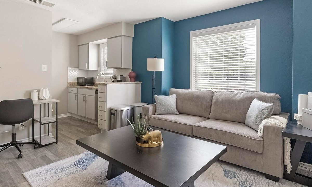 Royal Ridge Apartment | Landing | Amazing 1BD, Gym, Pool