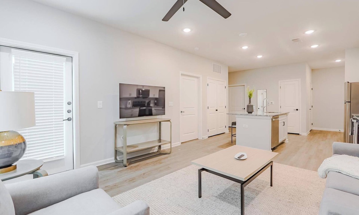 San Marcos Apartment | Landing | Amazing 1BD, Pool, Gym