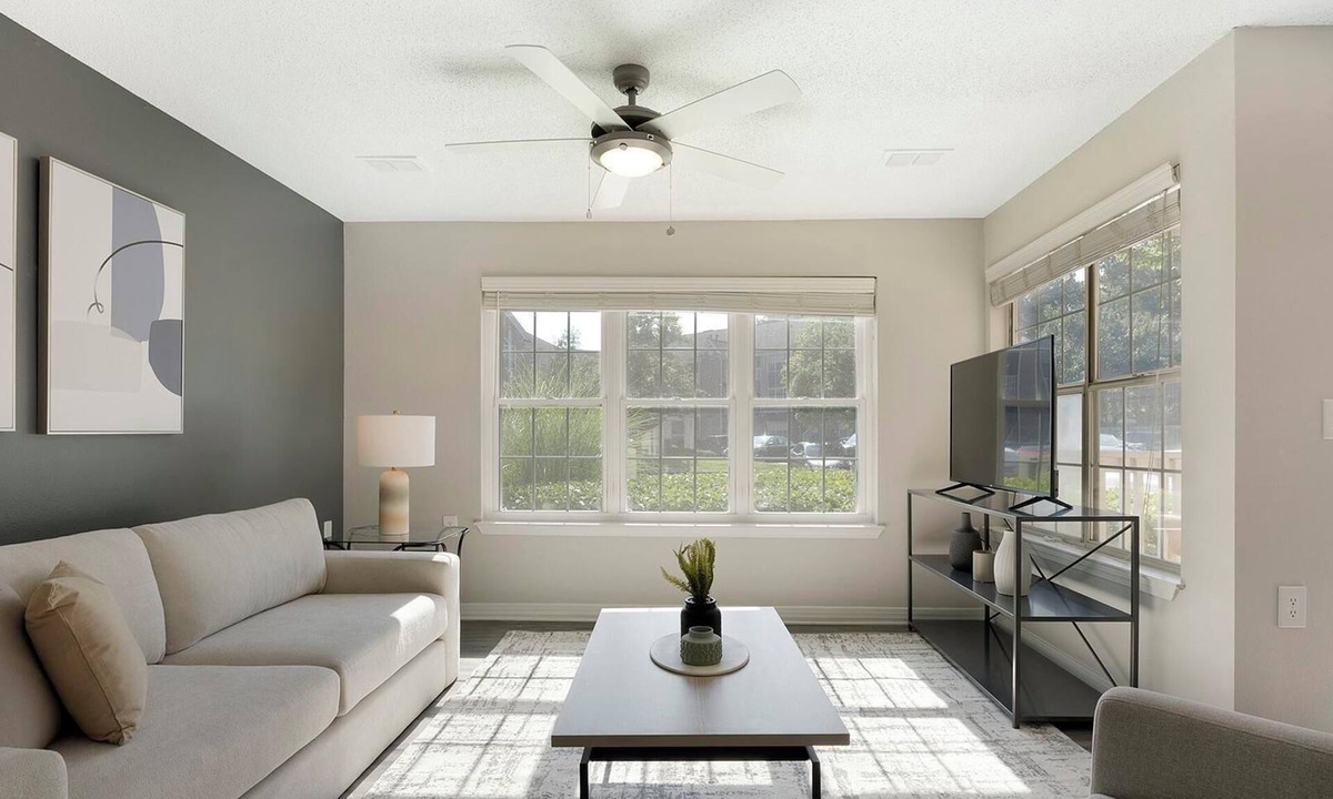 Humble Apartment | Landing | Amazing 1BD, Yoga Studio, Pool