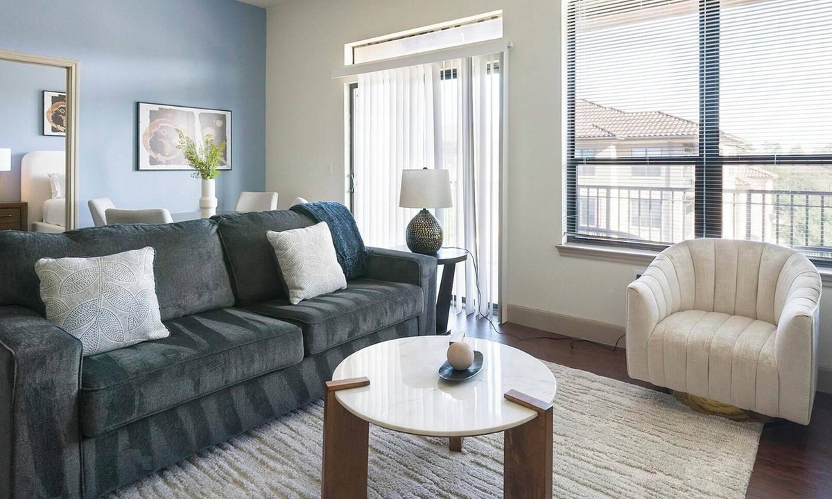 Spring Apartment | Landing | Amazing 2BD, Gym