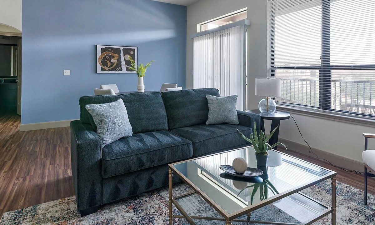Spring Apartment | Landing | Amazing 2BD, Gym