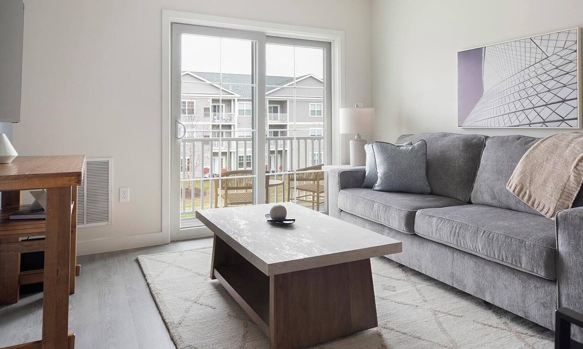 Vernon Apartment | Landing | Amazing 2BD, Game Room, Yoga Studio
