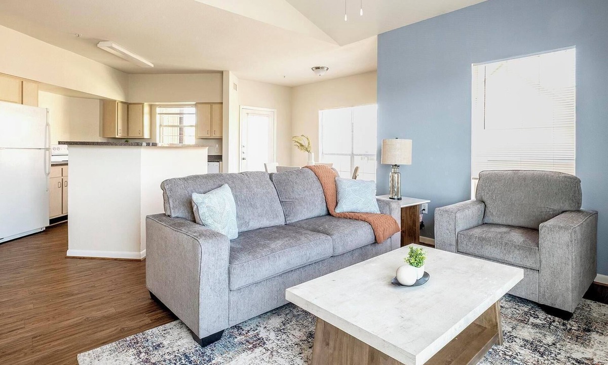Southbelt/Ellington Apartment | Landing | Amazing 2BD, Pool, Clubhouse