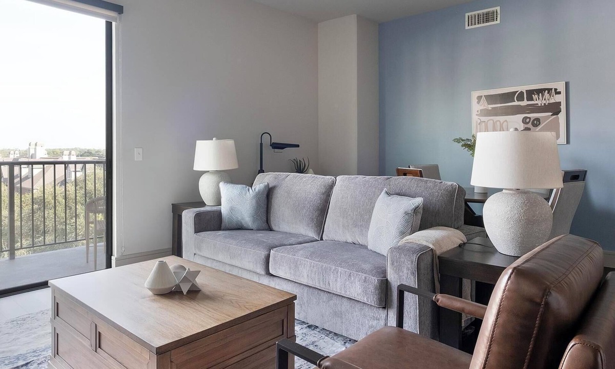 Houston Apartment | Landing | Amazing 2BD, Pool, Gym