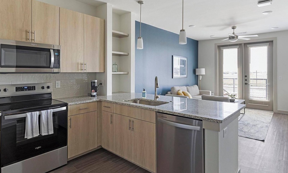 Anna Apartment | Landing | Amazing 2BD, Pool, Yoga Studio