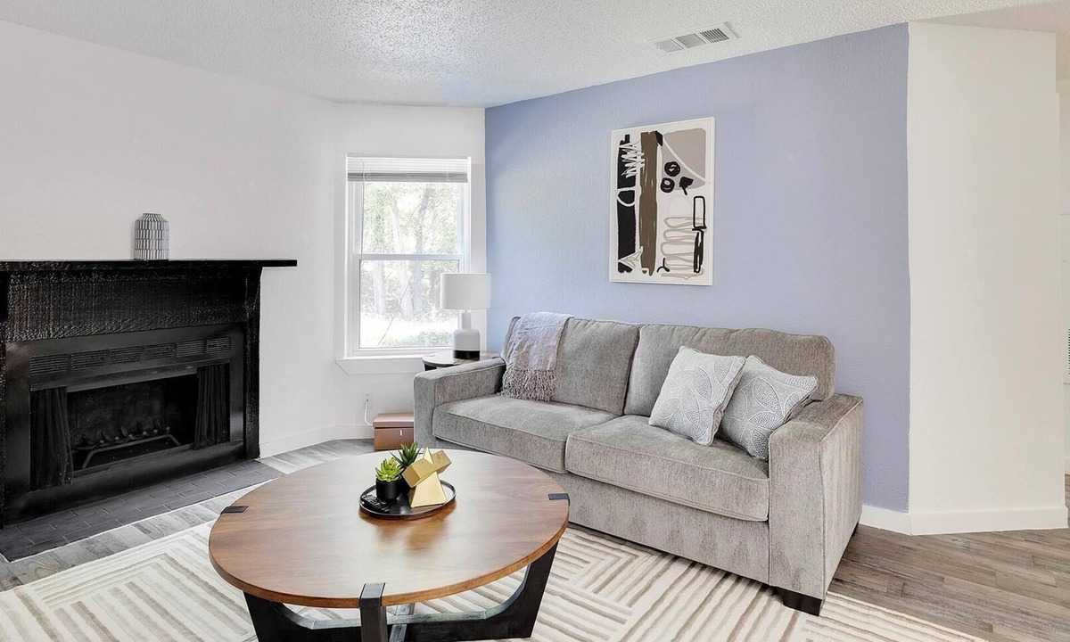 DeSoto Apartment | Landing | Amazing 2BD, Tennis Court, Pool